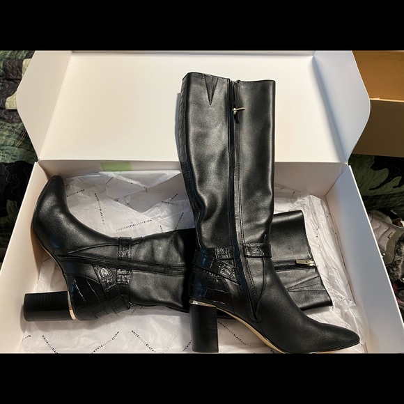 White House Black Market 7 1/2 black boots - Picture 2 of 3